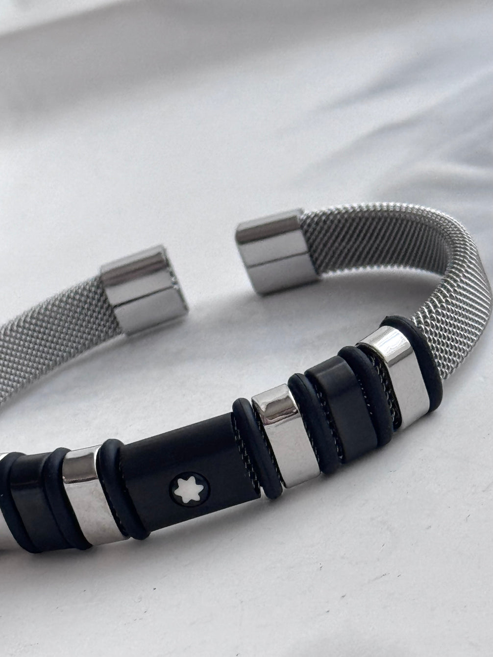 PULSERA ABIERTA PLATEADA