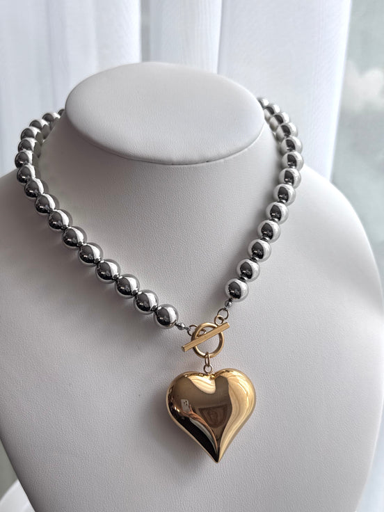 COLLAR CORAZON GLOBO