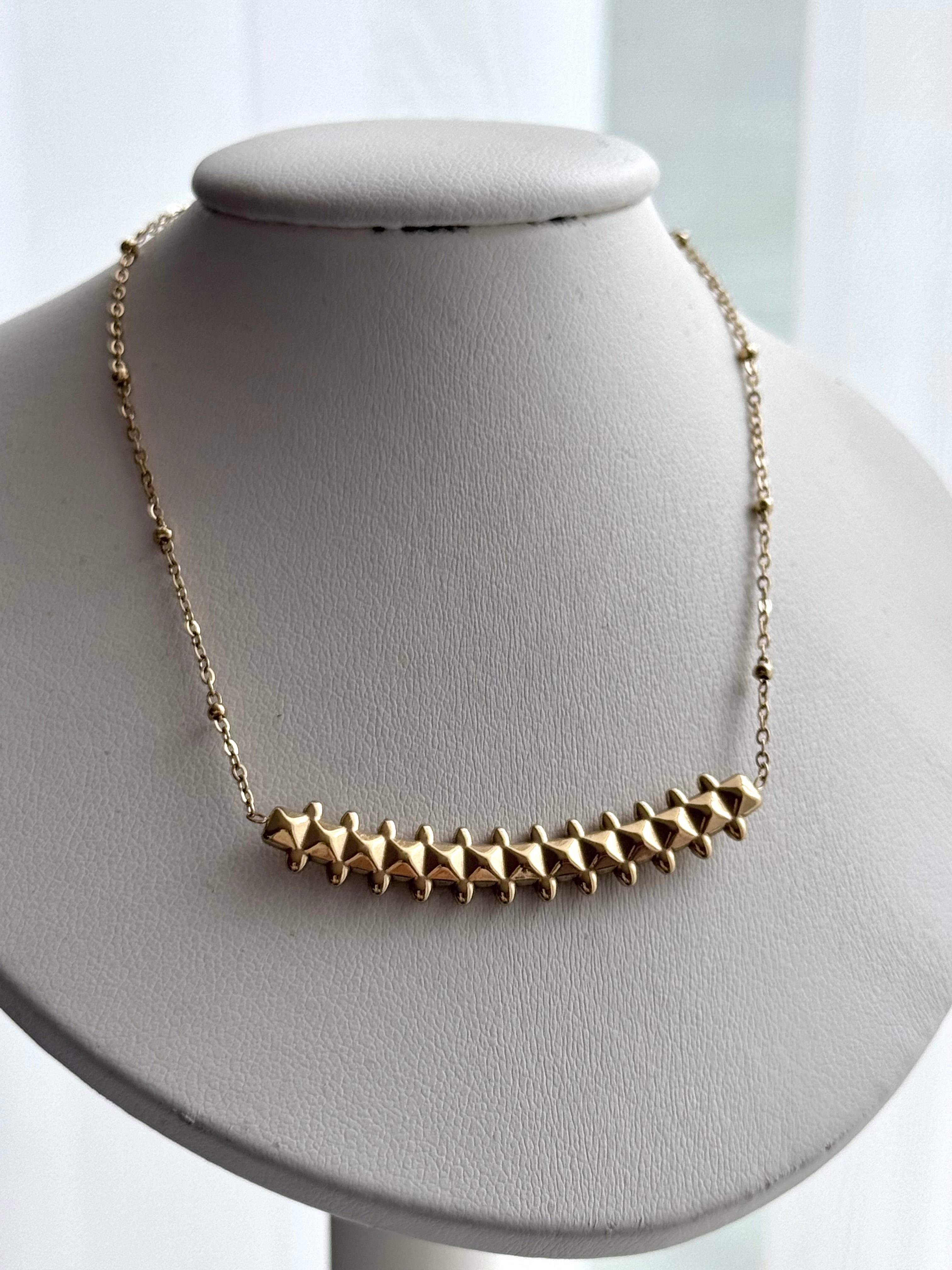 COLLAR CÁRTER
