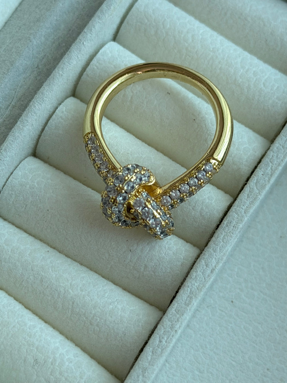 ANILLO NUDO