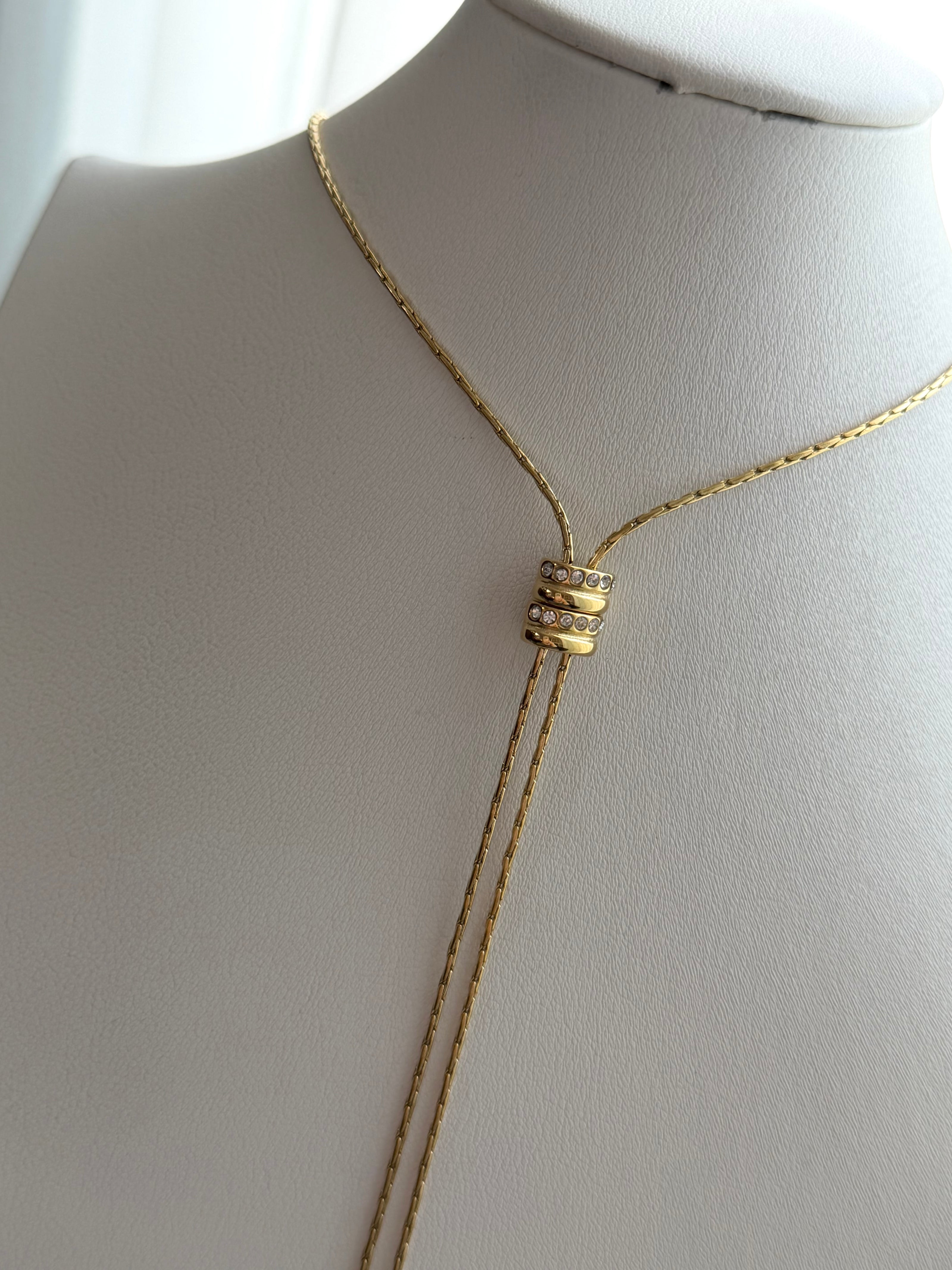 COLLAR CORBATERO DELGADO