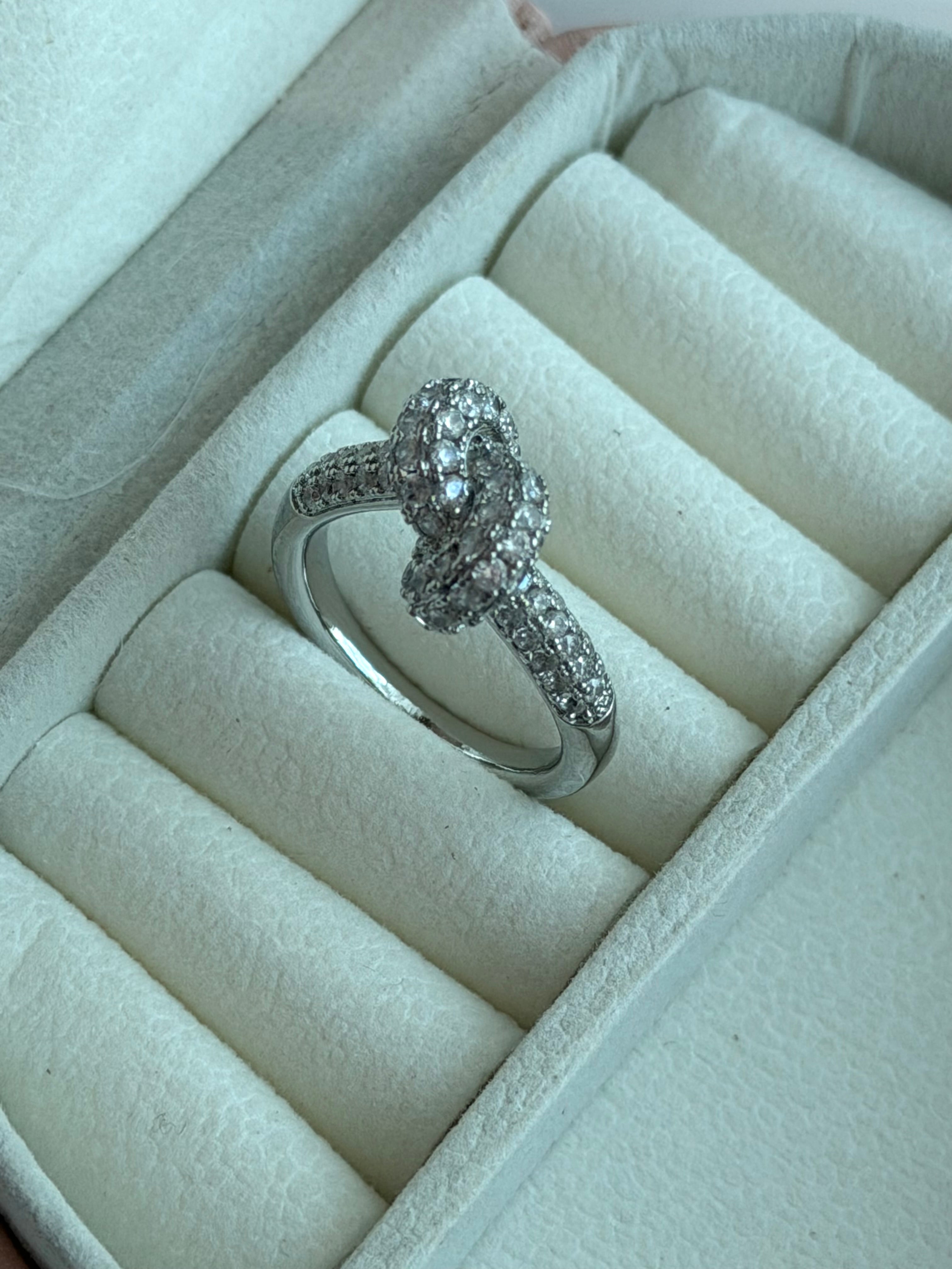ANILLO NUDO