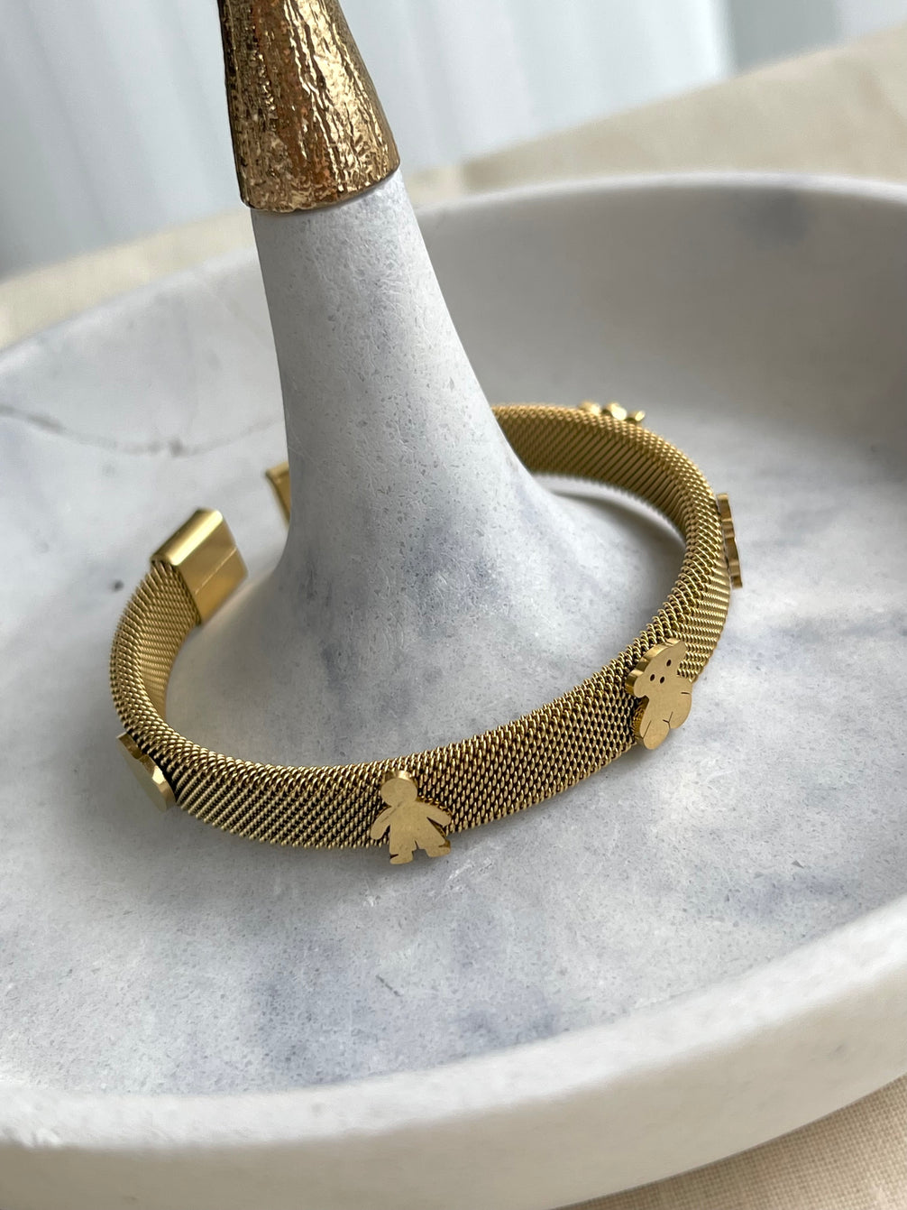 BRAZALETE ABIERTO CON DIJES