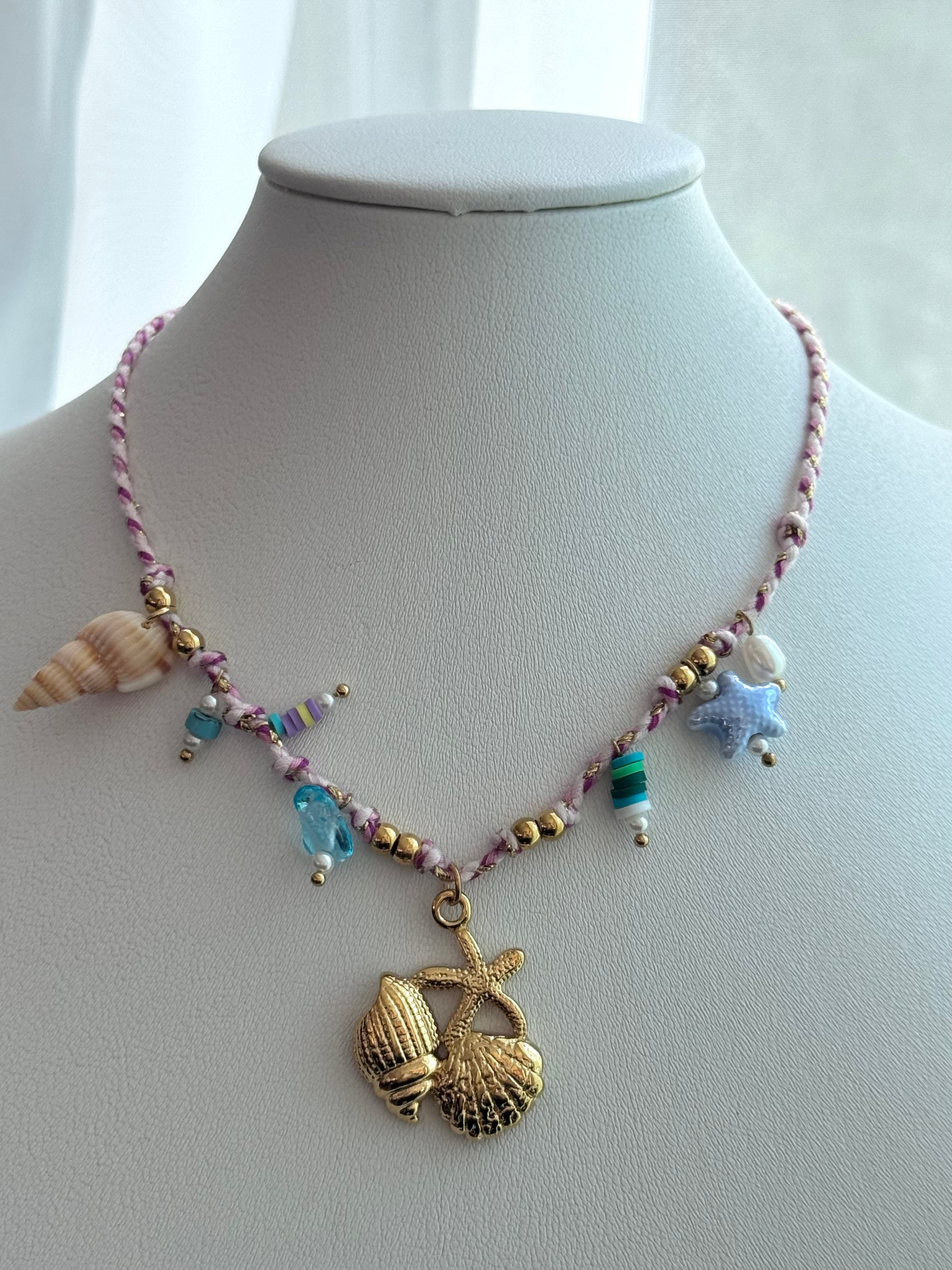 COLLAR HILO CON DIJES ROSA