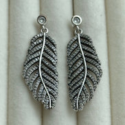 ARETE HOJA ZIRCONIA