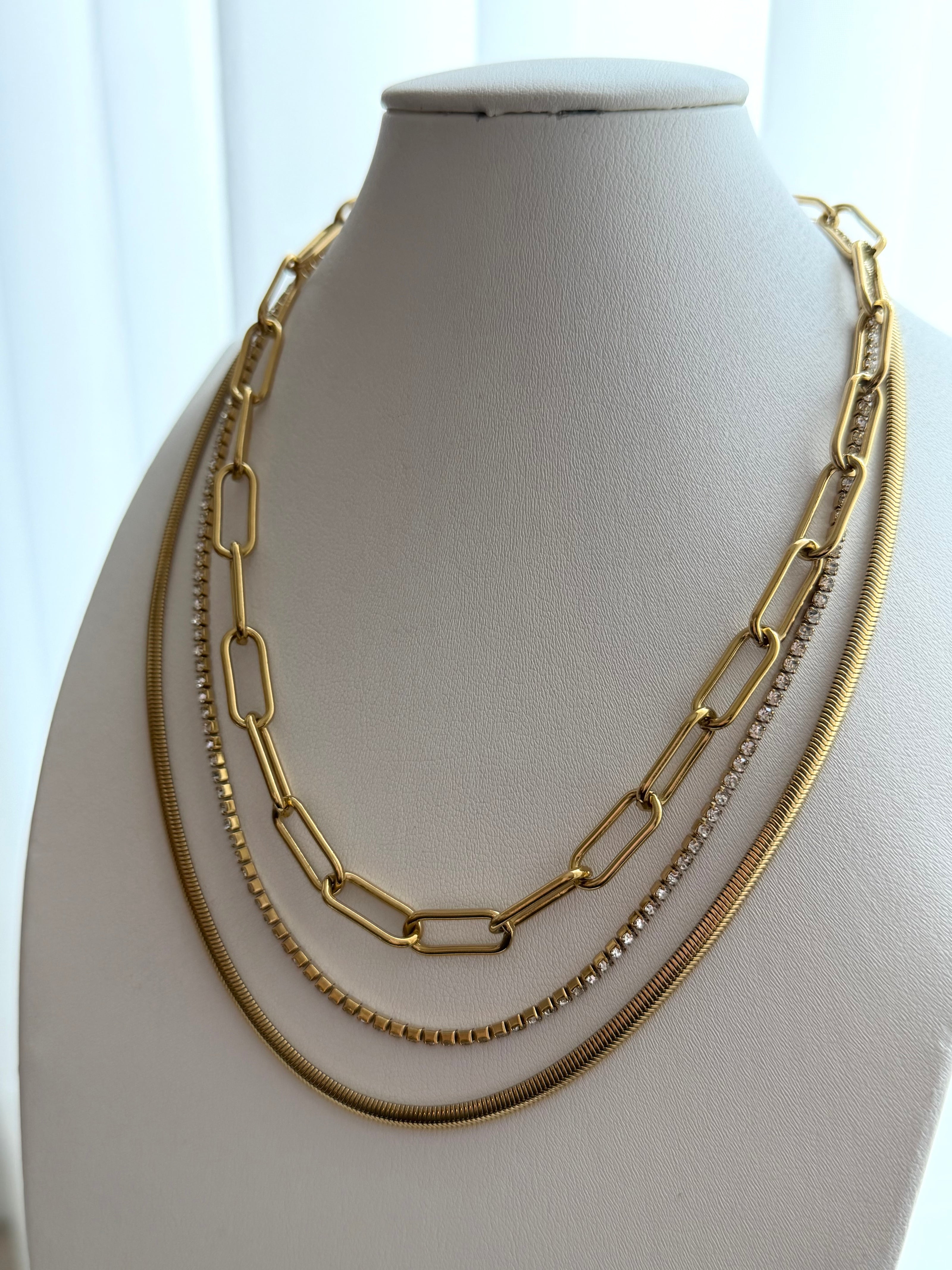COLLAR TRIPLE CADENA