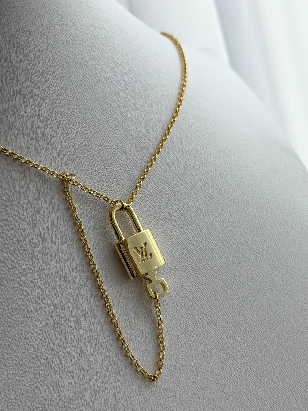 COLLAR CANDADO LV
