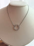 COLLAR T CON CRISTALES PLATEADO