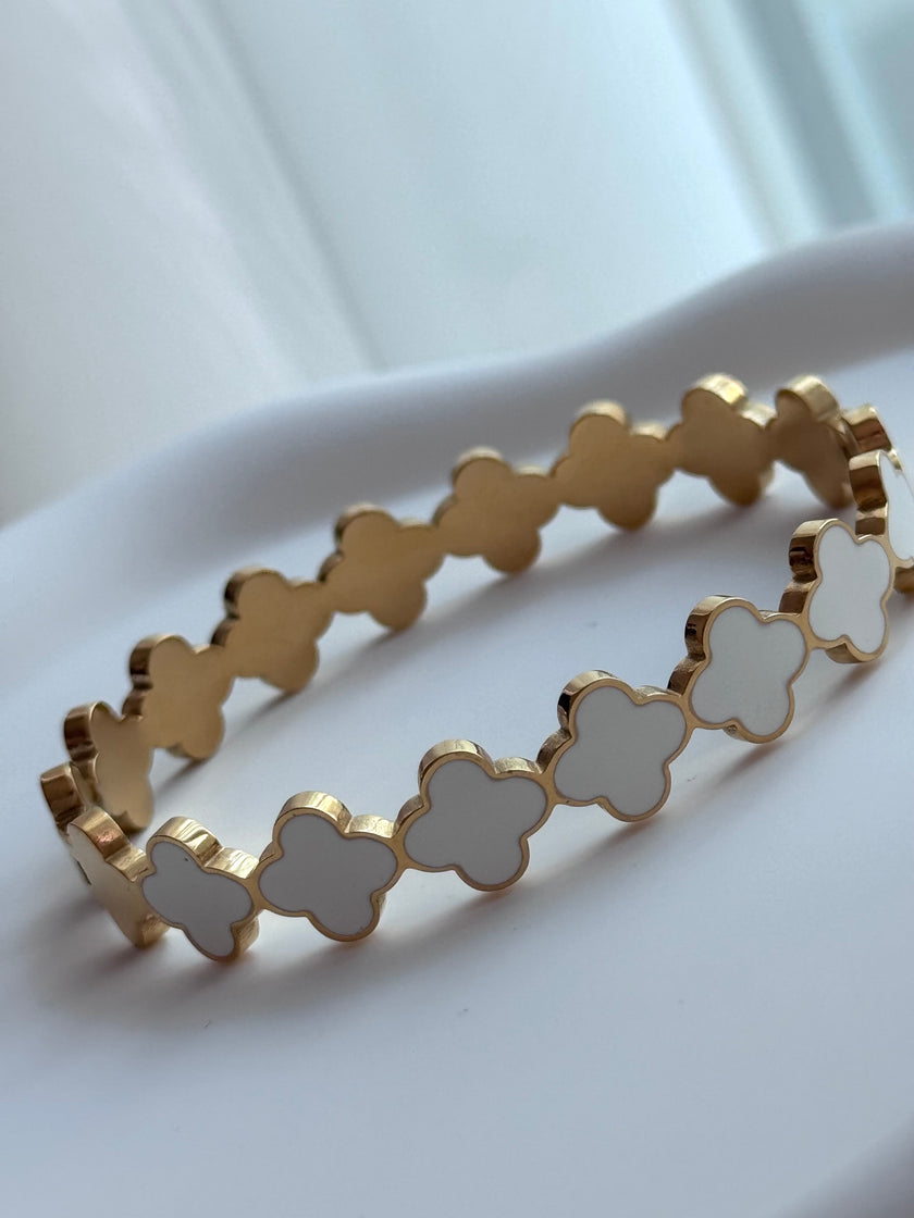 BRAZALETE TRÉBOL BLANCO