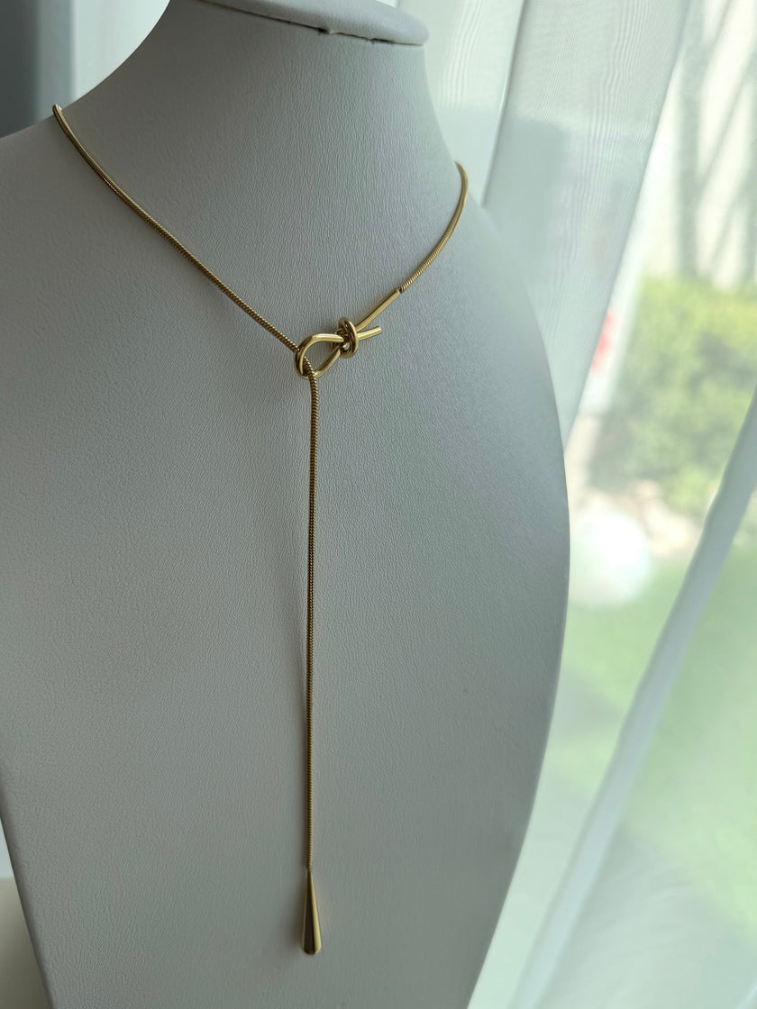 COLLAR CORBATERO GOTA