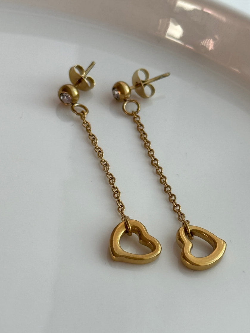 ARETE CORAZÓN LARGO DORADO