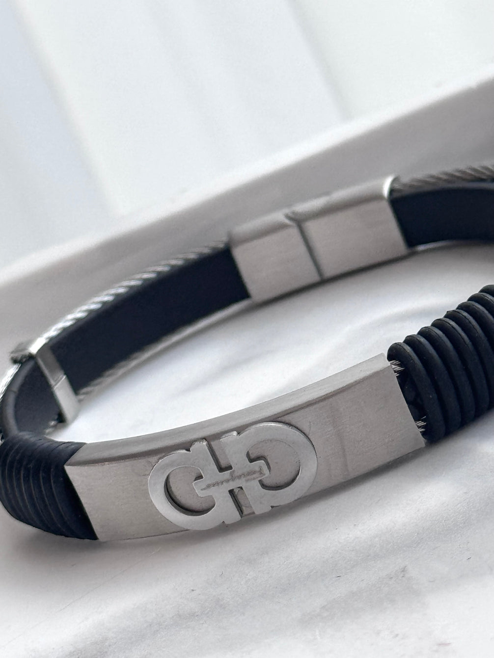 PULSERA PLACA FRG