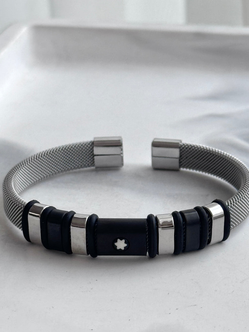 PULSERA ABIERTA PLATEADA