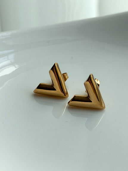ARETES V
