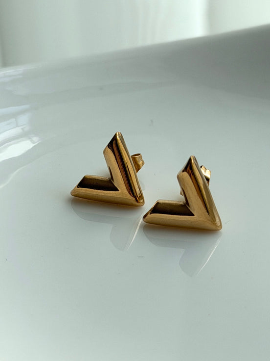 ARETES V