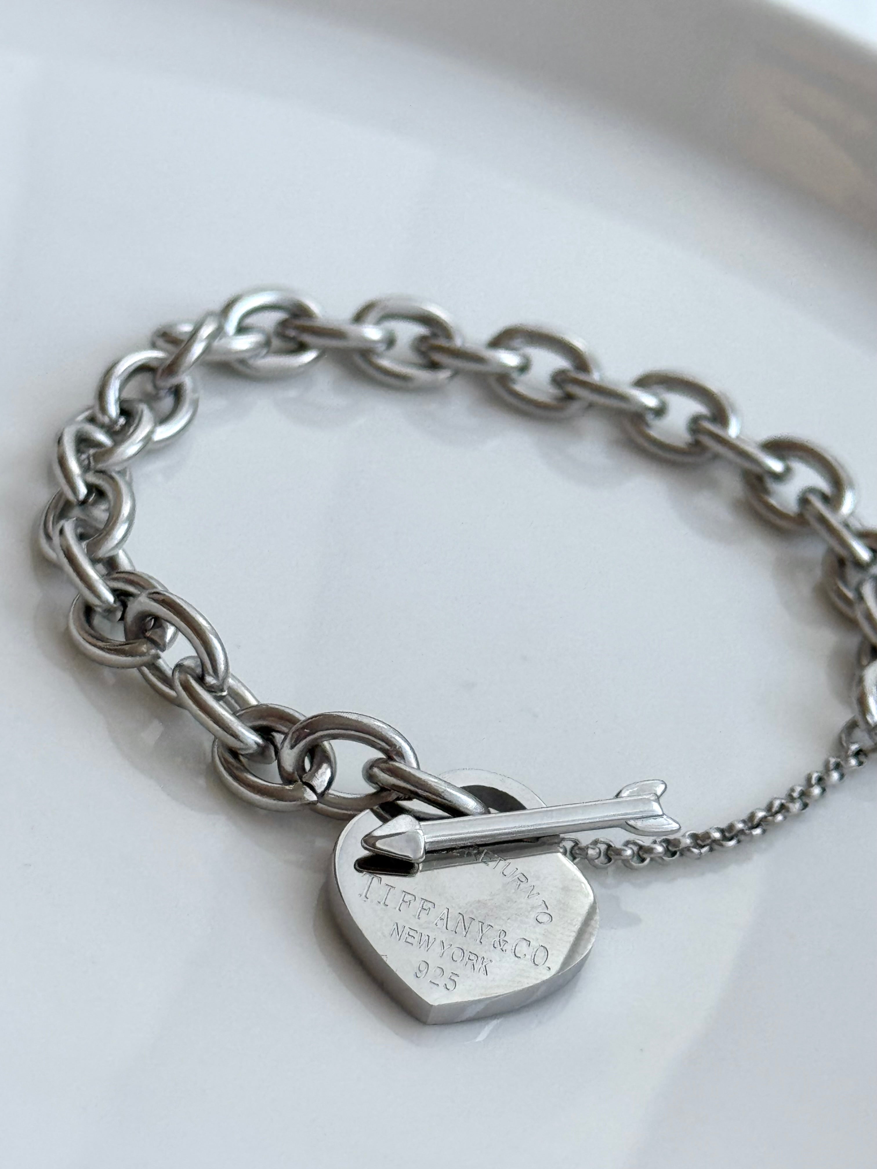 PULSERA CADENA GRUESA BROCHE CORAZON CON FLECHA