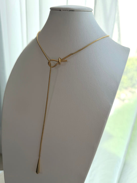 COLLAR CORBATERO GOTA