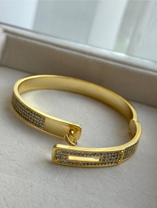 BRAZALETE  CON BROCHE GIRATORIO