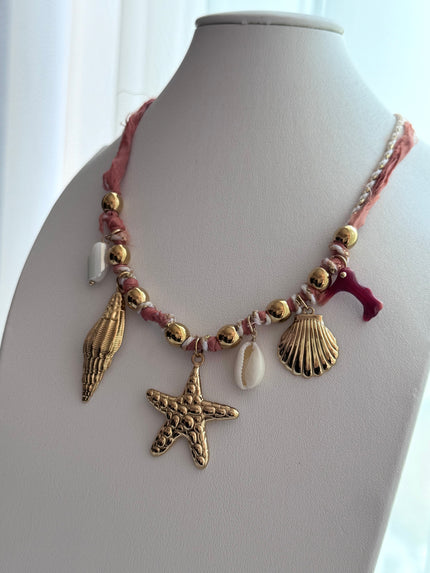 COLLAR TRENZADO CON DIJES