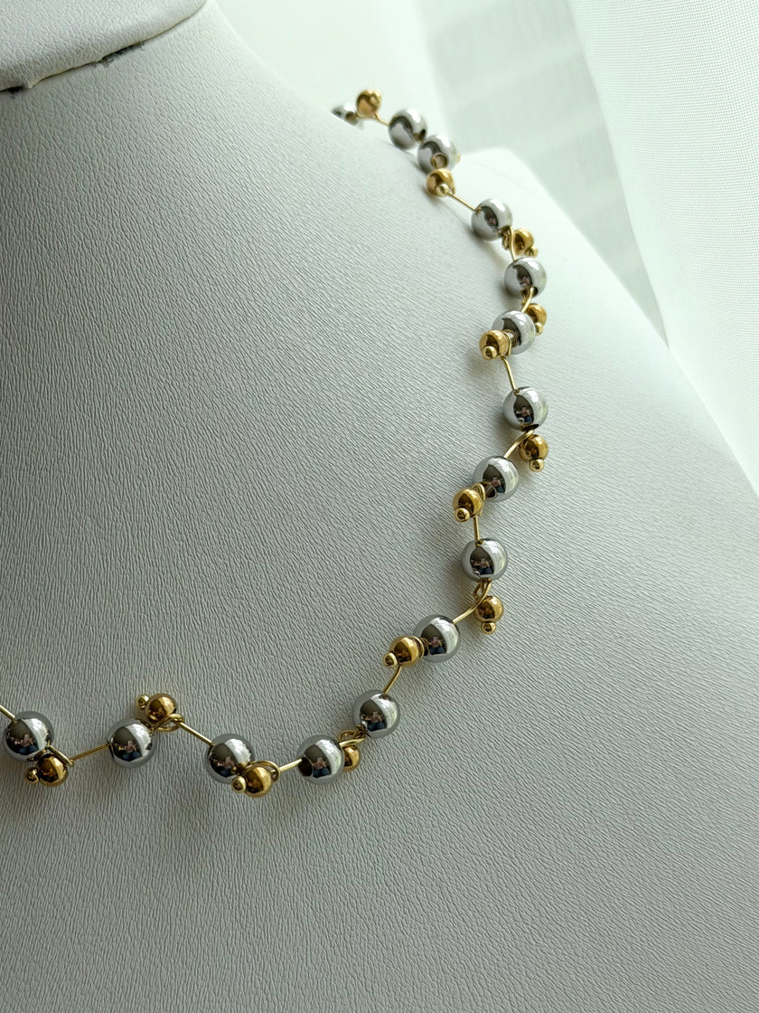 COLLAR BOLITAS
