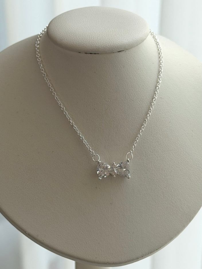 COLLAR MOÑO CRISTAL BLACO