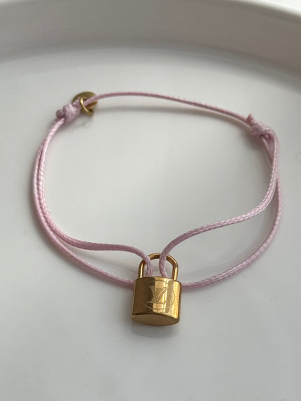 PULSERA HILO CANDADO LV ROSA