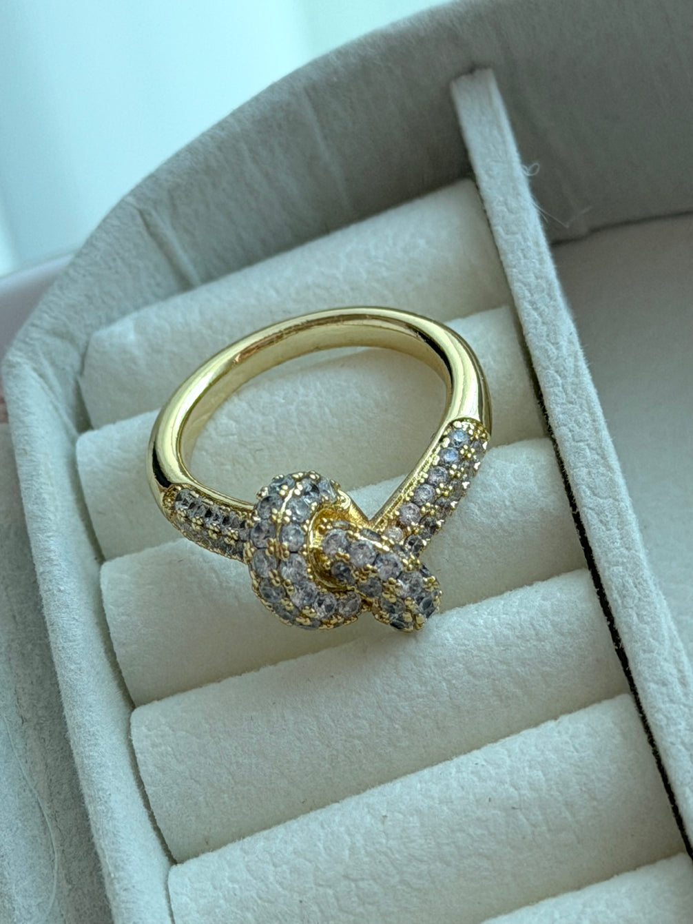 ANILLO NUDO
