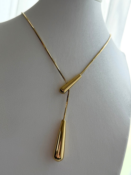 COLLAR CORBATERO GOTA