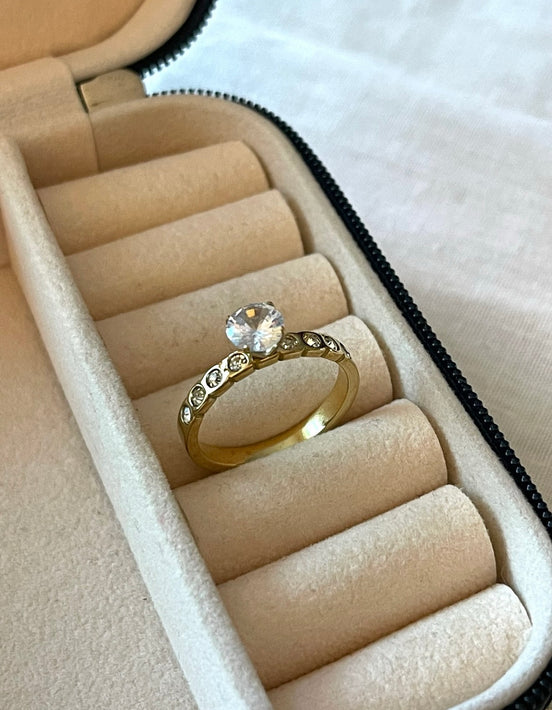 ANILLO CON CRISTAL
