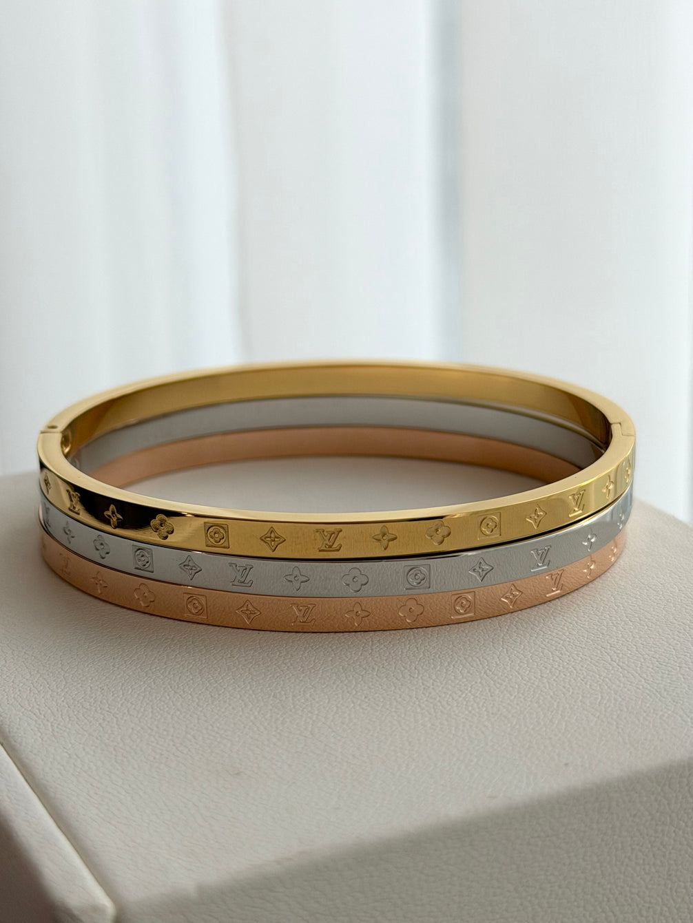 TRÍO BRAZALETES LV