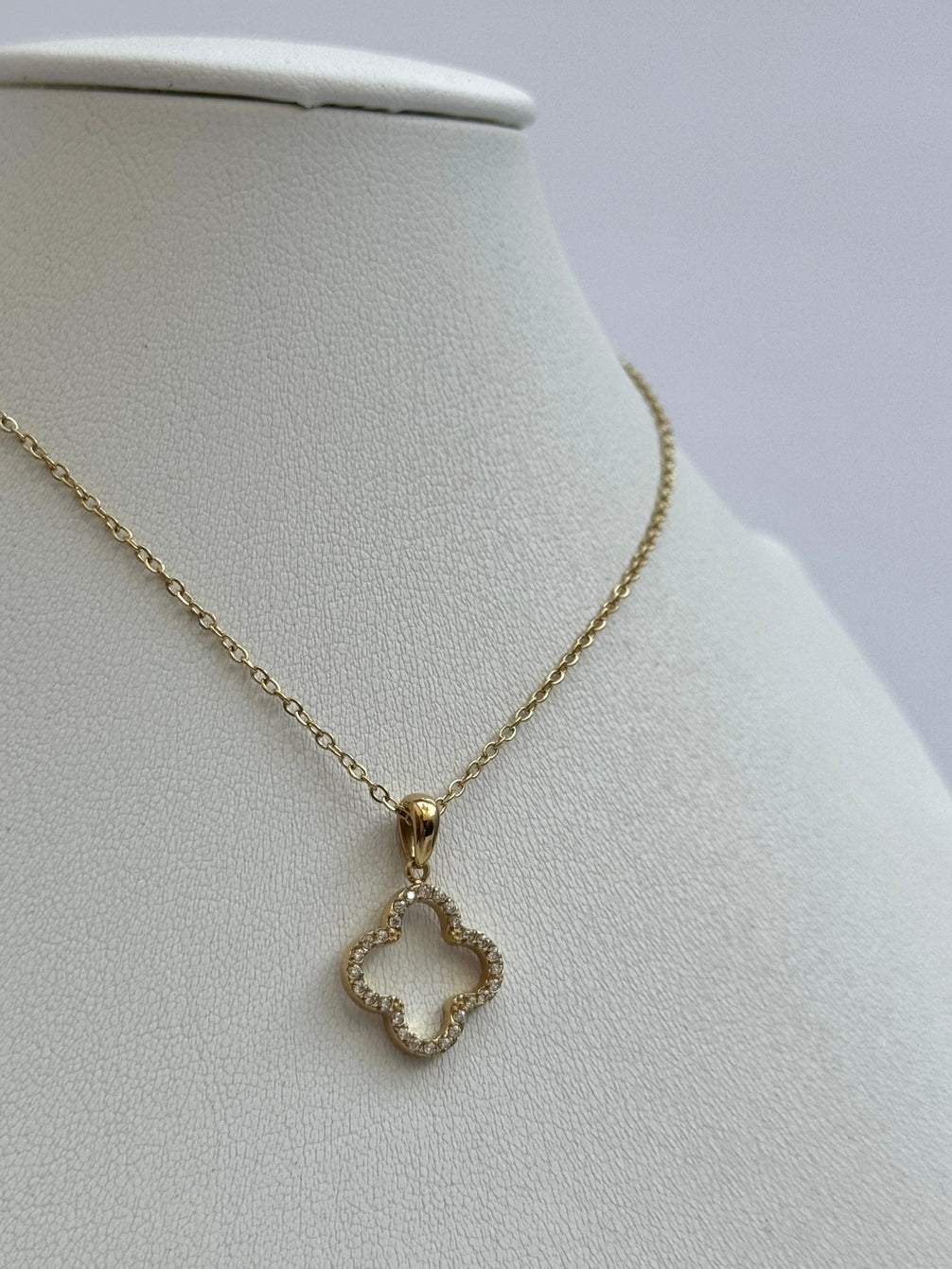 COLLAR TRÉBOL CON ZIRCONIA
