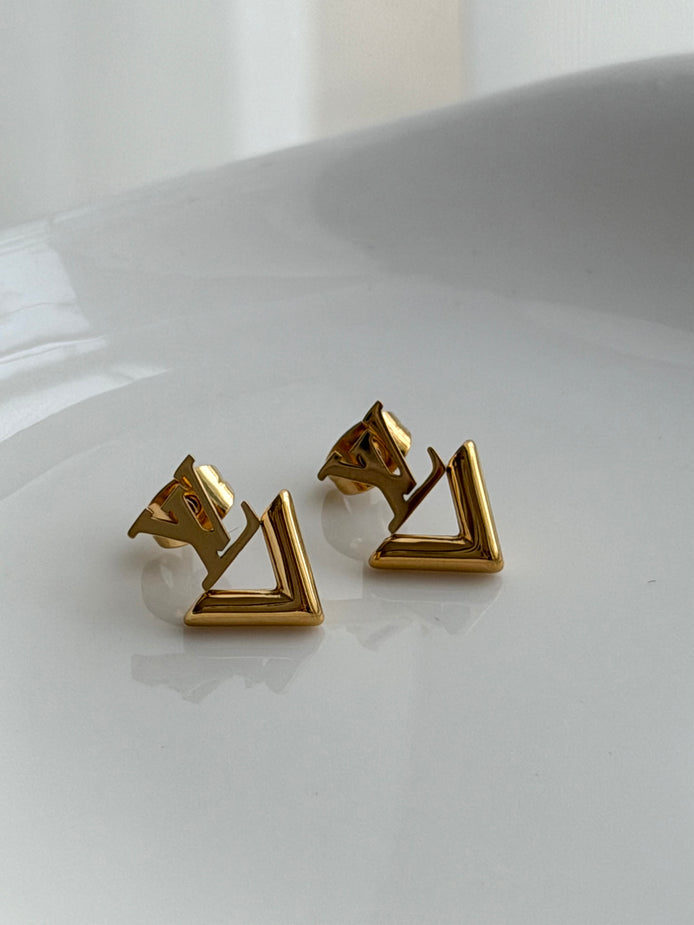 ARETE TRIÁNGULO LV
