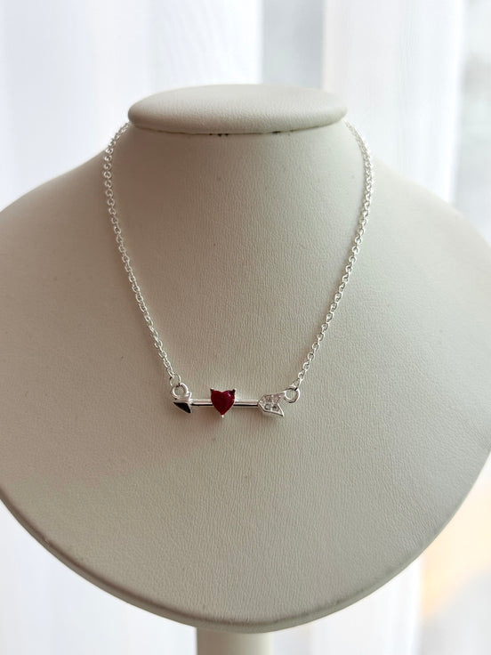 COLLAR FLECHA ROJO
