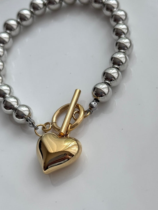 PULSERA BOLITAS Y CORAZON