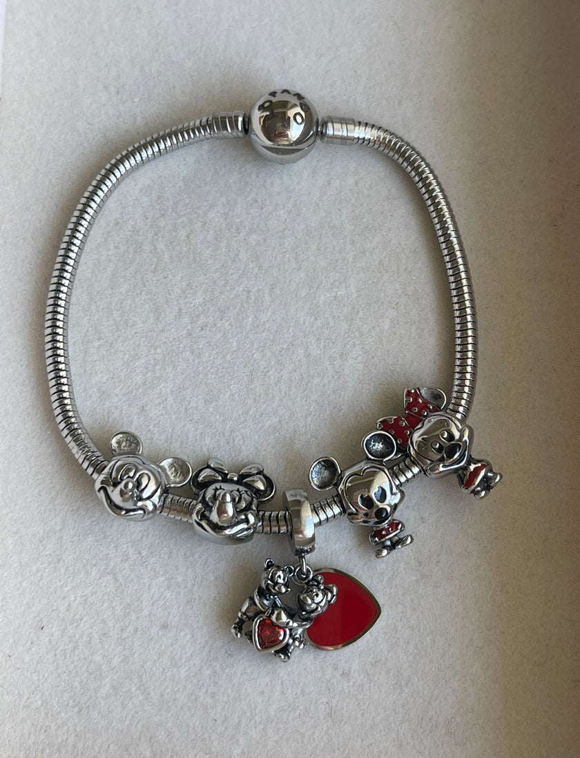 PULSERA CON CHARMS