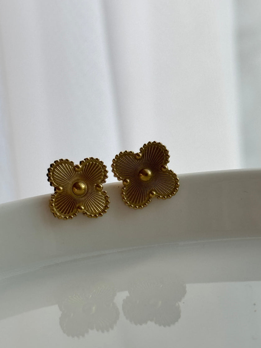 ARETE TRÉBOL DORADO