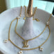 COLLAR FLOR PERLA LV