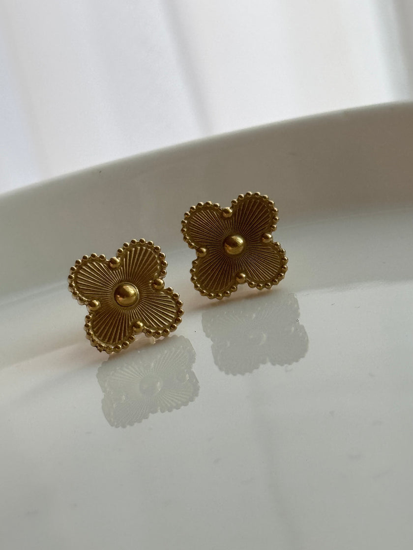 ARETE TRÉBOL DORADO