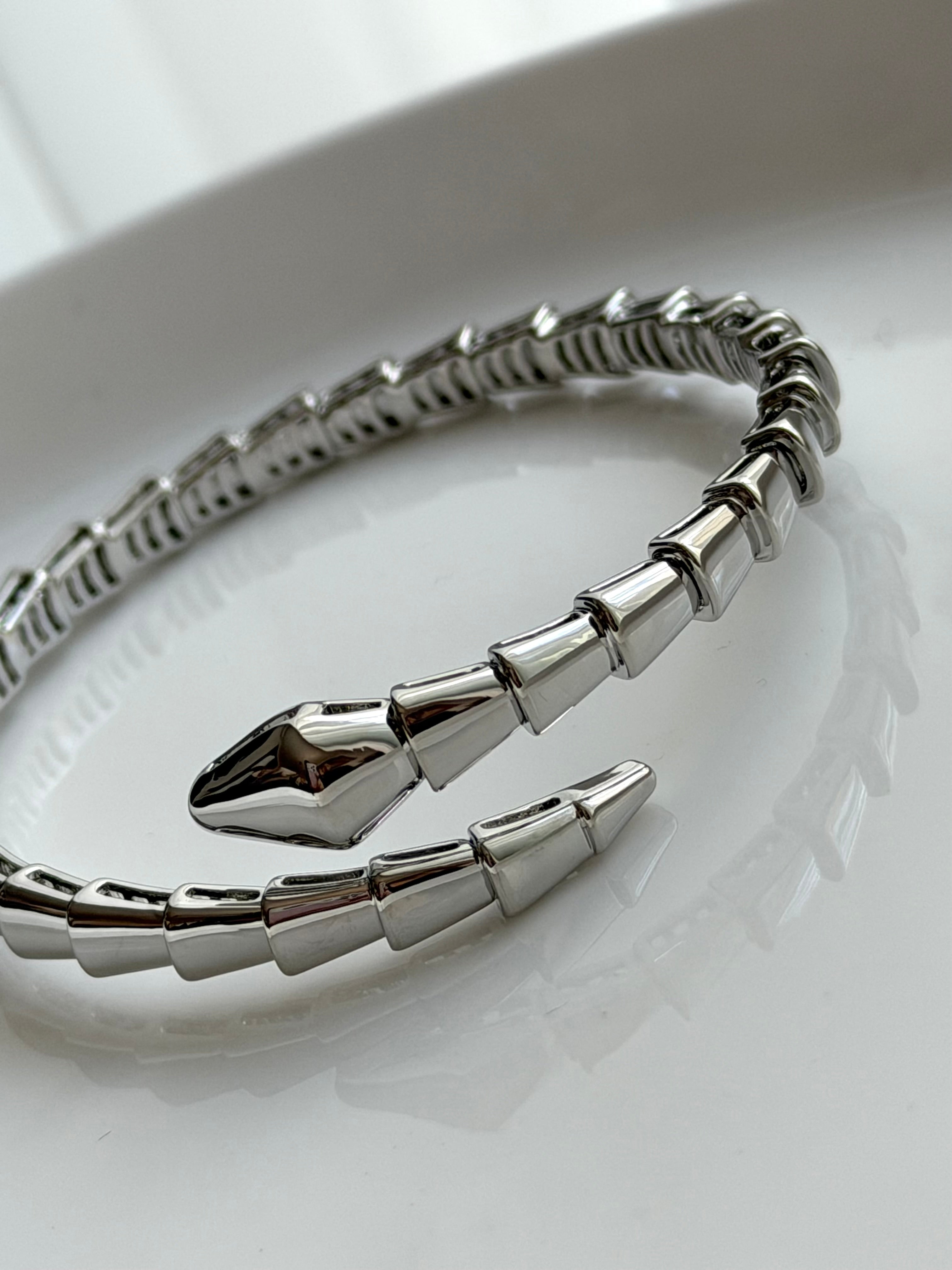 PULSERA SERPETI