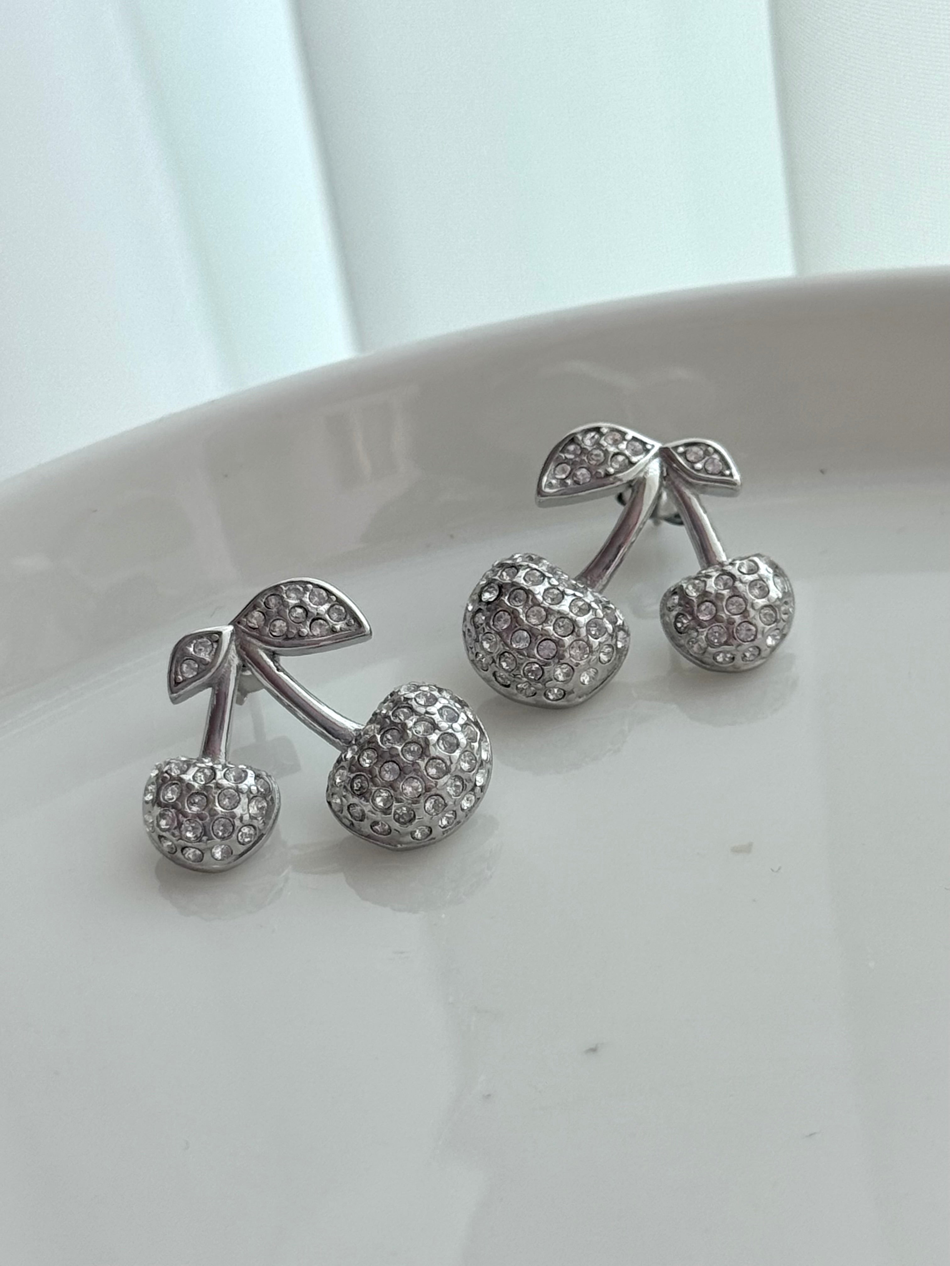 ARETE CEREZA PLATEADO