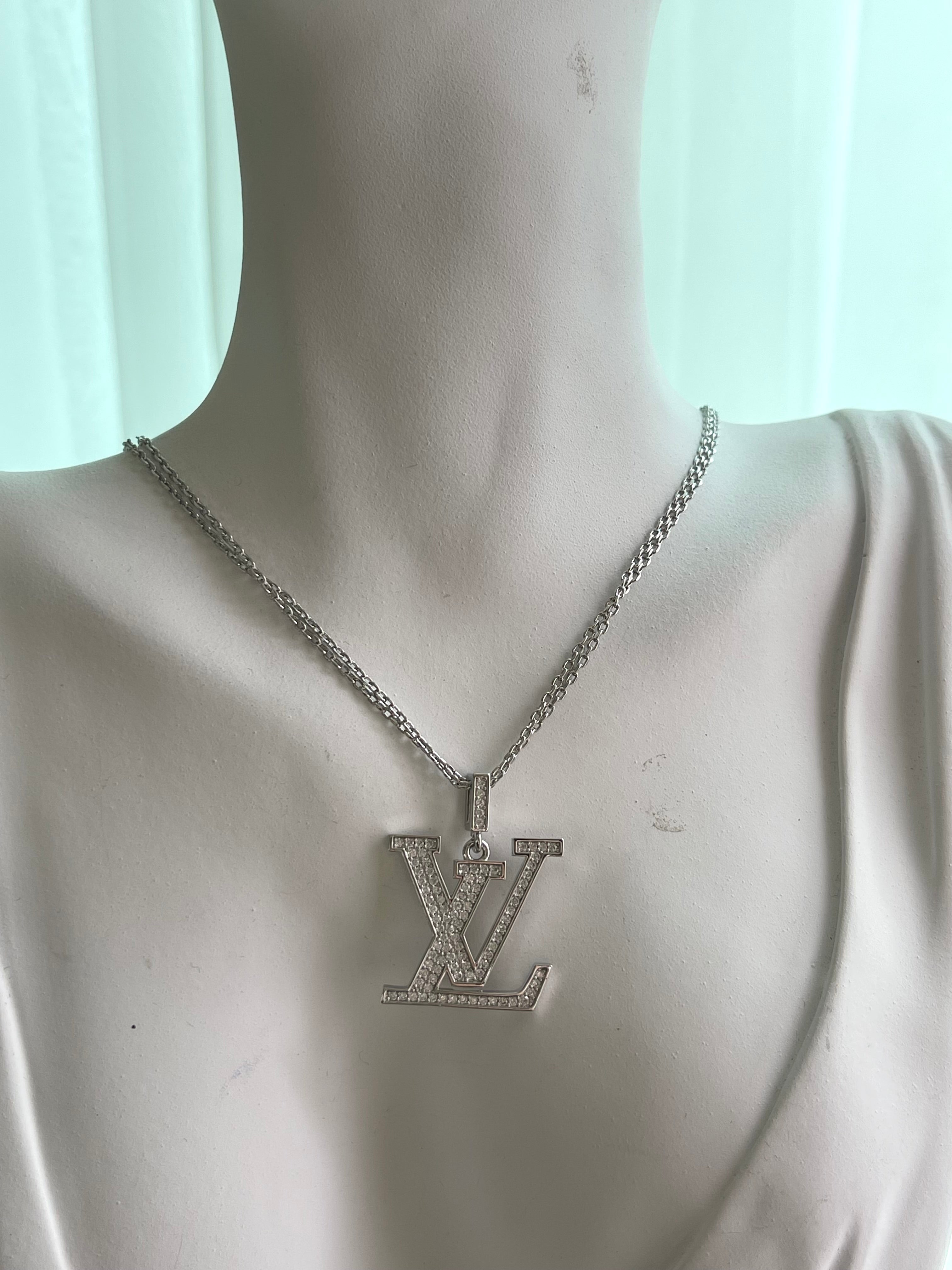 COLLAR INICIALES LV