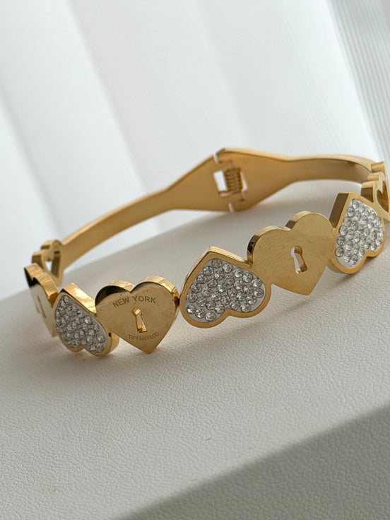 BRAZALETE CORAZONES