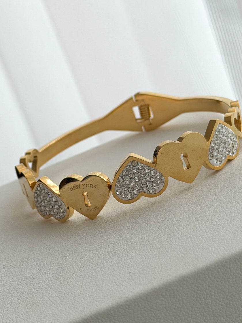 BRAZALETE CORAZONES