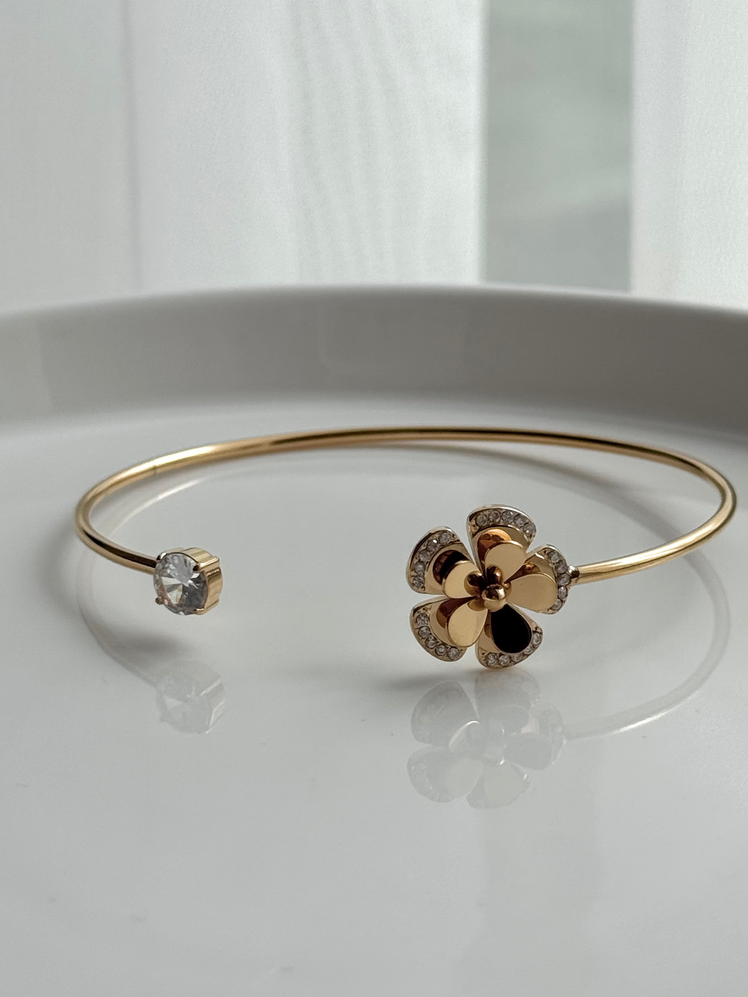 BRAZALETE ABIERTO CON FLOR