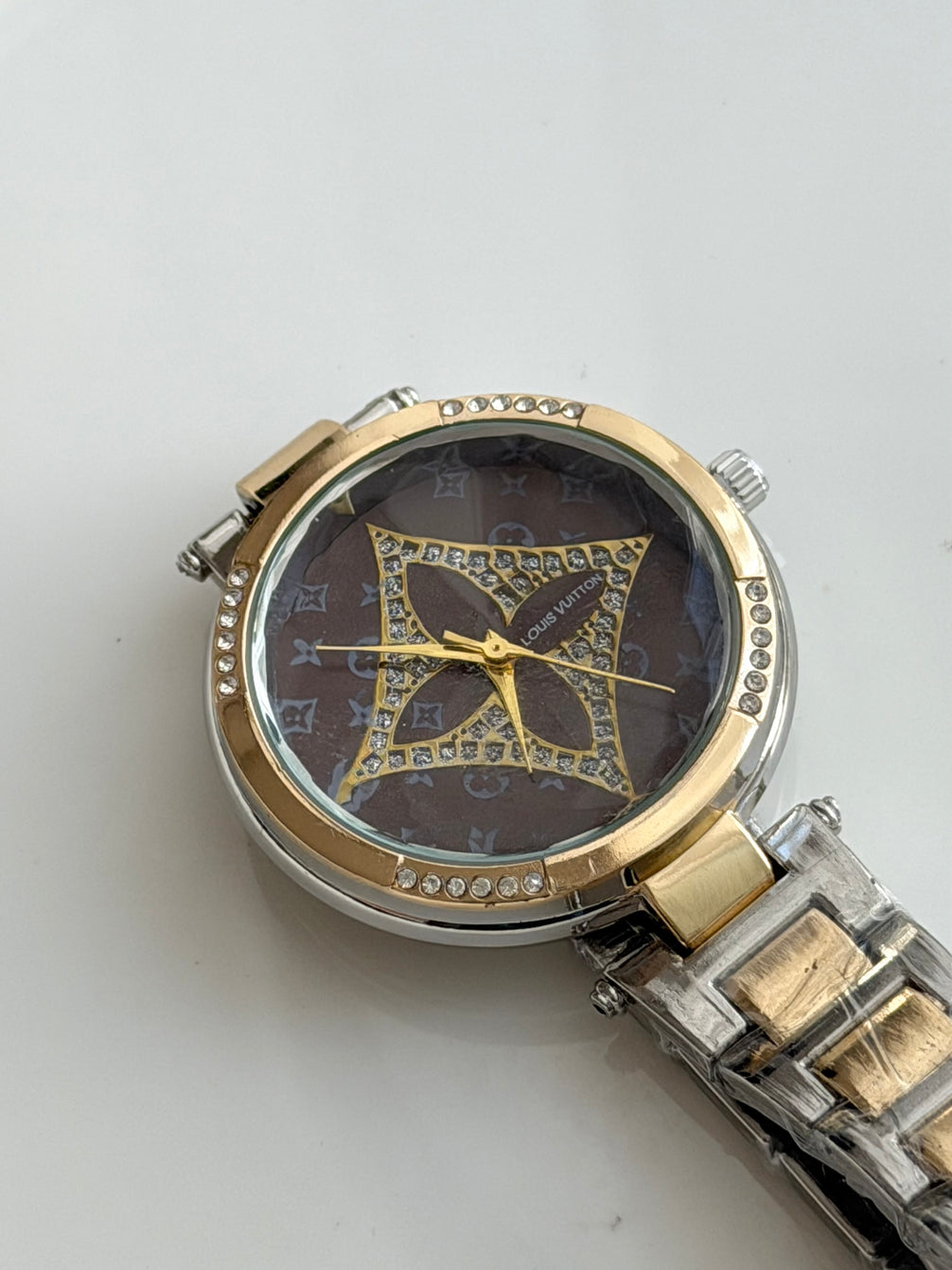 RELOJ LV