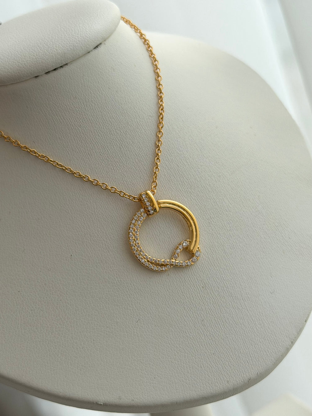 COLLAR CÍRCULO NUDO