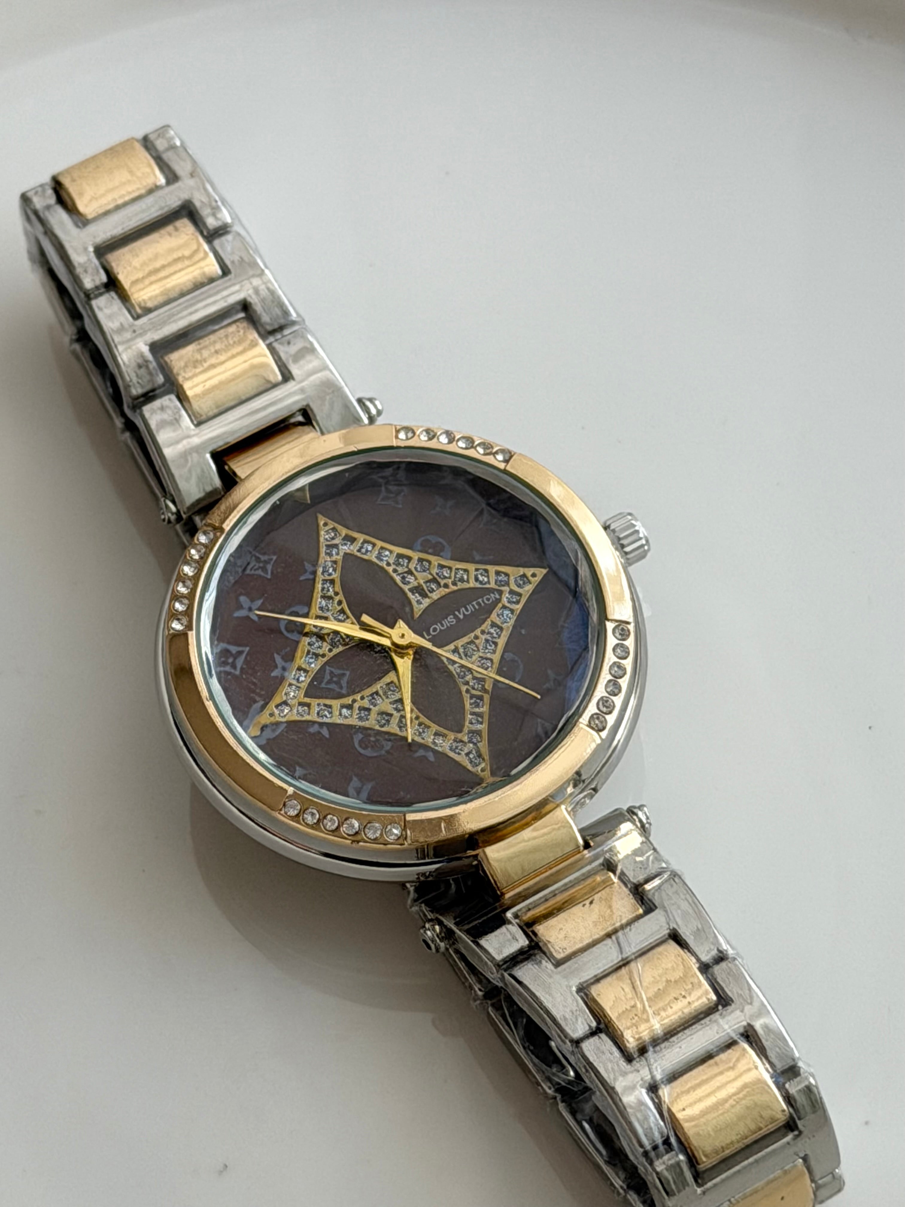 RELOJ LV