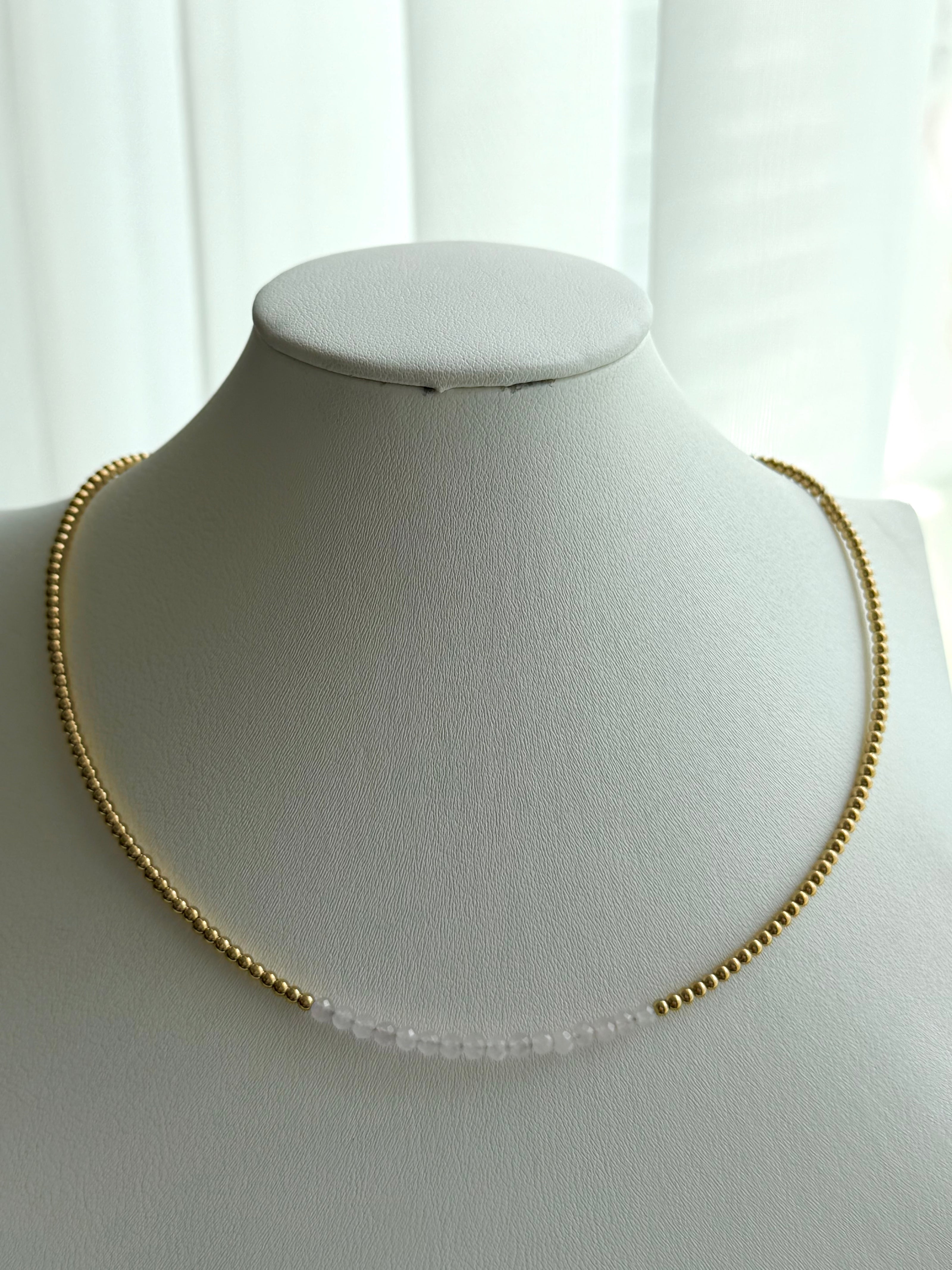 COLLAR BOLITAS BLANCA