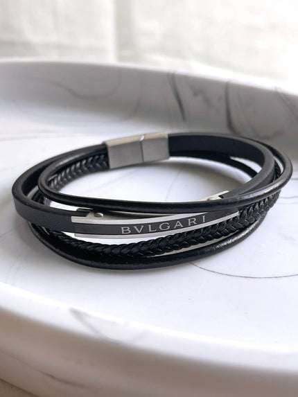 PULSERA CUATRO TIRAS CON PLACA PLATEADA