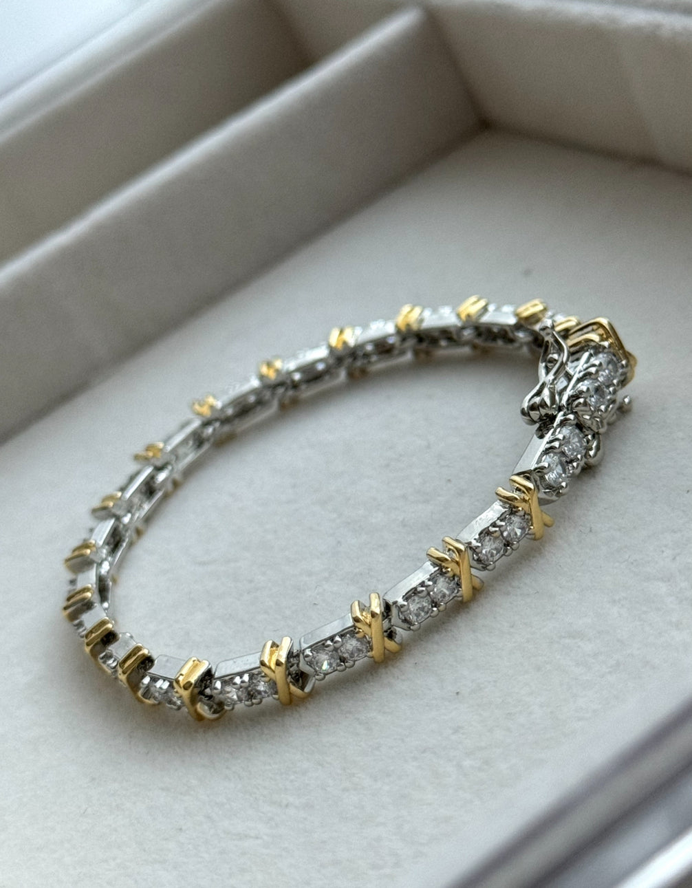 PULSERA x